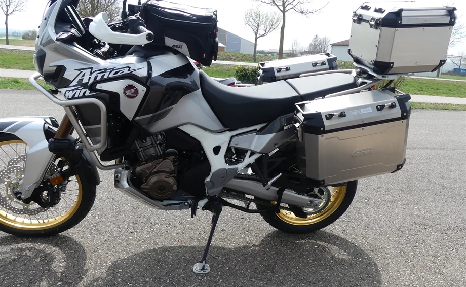 Umbgebautes Motorrad Honda CRF1000L Africa Twin Adventure Sports DCT Bild 5: Umbgebautes Motorrad Honda CRF1000L Africa Twin Adventure Sports DCT