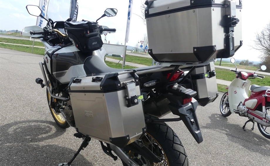 Umbgebautes Motorrad Honda CRF1000L Africa Twin Adventure Sports DCT Bild 6: Umbgebautes Motorrad Honda CRF1000L Africa Twin Adventure Sports DCT