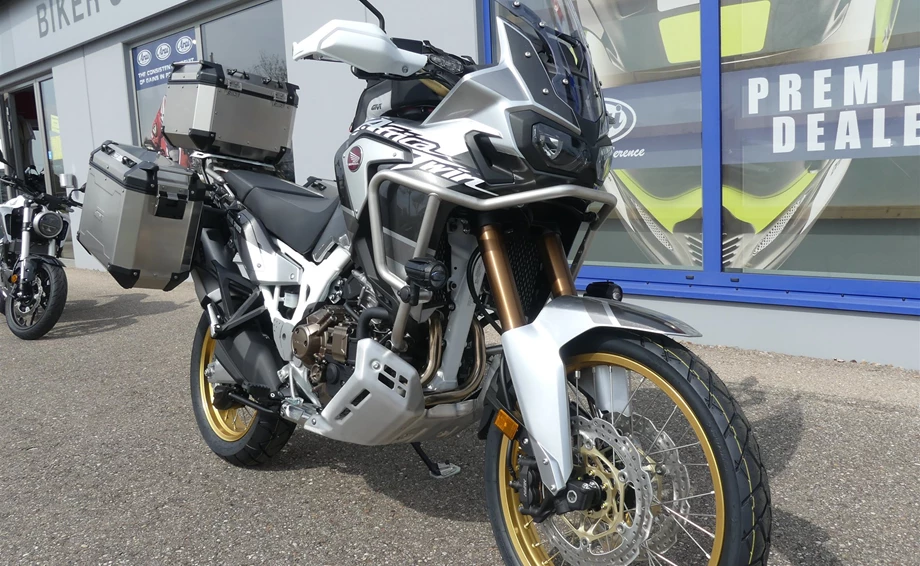 Umbgebautes Motorrad Honda CRF1000L Africa Twin Adventure Sports DCT Bild 2: Umbgebautes Motorrad Honda CRF1000L Africa Twin Adventure Sports DCT
