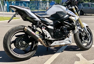Suzuki GSR 750 Suzuki GSR 750