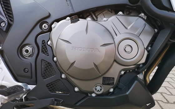 Umgebautes Motorrad Honda VFR1200X Crosstourer von Auto-und Motorradhaus Bürstadt GmbH - Bild 8 Umgebautes Motorrad Honda VFR1200X Crosstourer von Auto-und Motorradhaus Bürstadt GmbH - Bild 8