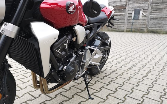 Umgebautes Motorrad Honda CB 1000 R von Auto-und Motorradhaus Bürstadt GmbH - Bild 10 Umgebautes Motorrad Honda CB 1000 R von Auto-und Motorradhaus Bürstadt GmbH - Bild 10