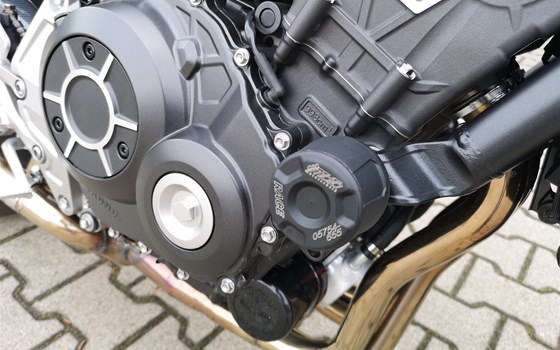 Umgebautes Motorrad Honda CB 1000 R von Auto-und Motorradhaus Bürstadt GmbH - Bild 14 Umgebautes Motorrad Honda CB 1000 R von Auto-und Motorradhaus Bürstadt GmbH - Bild 14