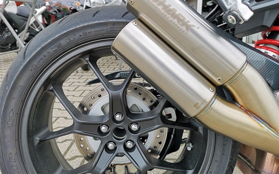 Umgebautes Motorrad Honda CB 1000 R von Auto-und Motorradhaus Bürstadt GmbH - Bild 7 Umgebautes Motorrad Honda CB 1000 R von Auto-und Motorradhaus Bürstadt GmbH - Bild 7