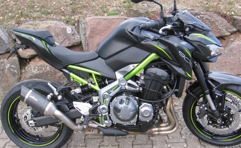 Umbgebautes Motorrad Kawasaki Z900 Bild 1: Umbgebautes Motorrad Kawasaki Z900