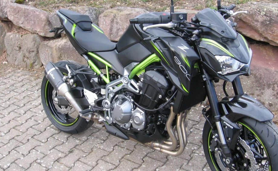 Umbgebautes Motorrad Kawasaki Z900 Bild 2: Umbgebautes Motorrad Kawasaki Z900
