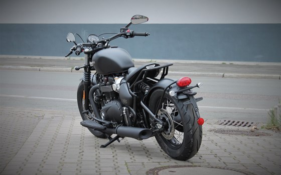 Umgebautes Motorrad Triumph Bonneville Bobber Black von Stärker-Profil GmbH - Bild 6 Umgebautes Motorrad Triumph Bonneville Bobber Black von Stärker-Profil GmbH - Bild 6