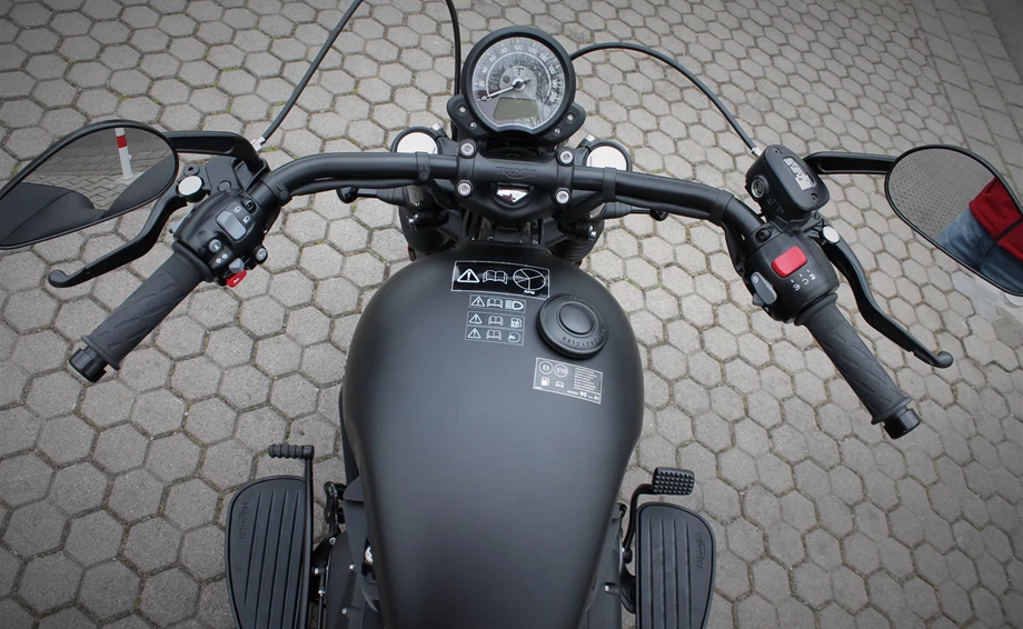 Umbgebautes Motorrad Triumph Bonneville Bobber Black Bild 8: Umbgebautes Motorrad Triumph Bonneville Bobber Black