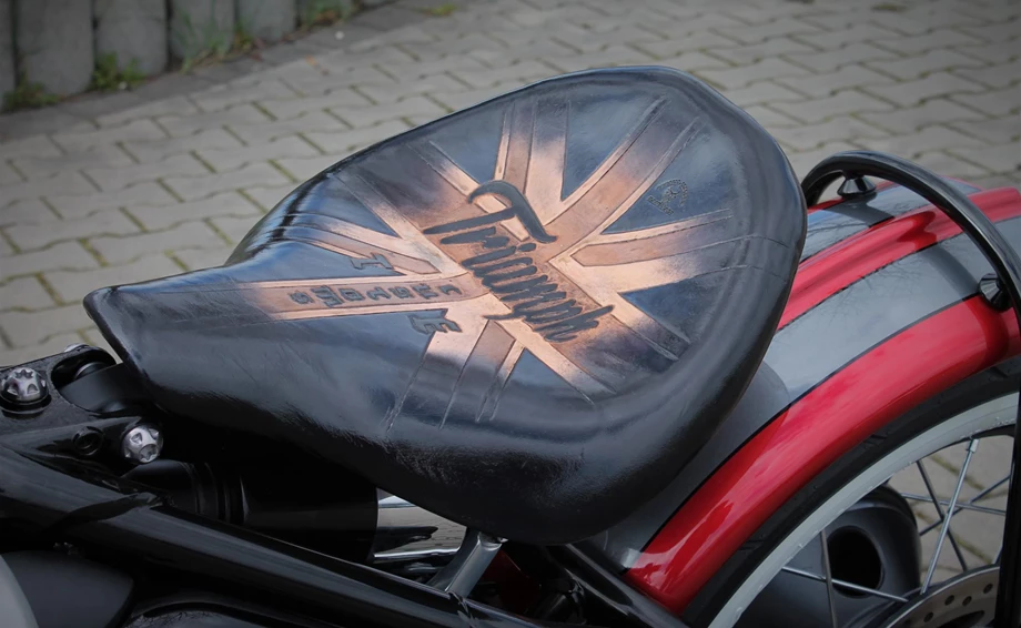 Umbgebautes Motorrad Triumph Bonneville Bobber Bild 3: Umbgebautes Motorrad Triumph Bonneville Bobber