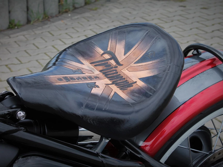 Umbgebautes Motorrad Triumph Bonneville Bobber Bild 3: Umbgebautes Motorrad Triumph Bonneville Bobber