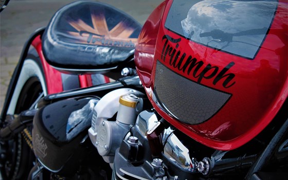 Umgebautes Motorrad Triumph Bonneville Bobber von Stärker-Profil GmbH - Bild 11 Umgebautes Motorrad Triumph Bonneville Bobber von Stärker-Profil GmbH - Bild 11