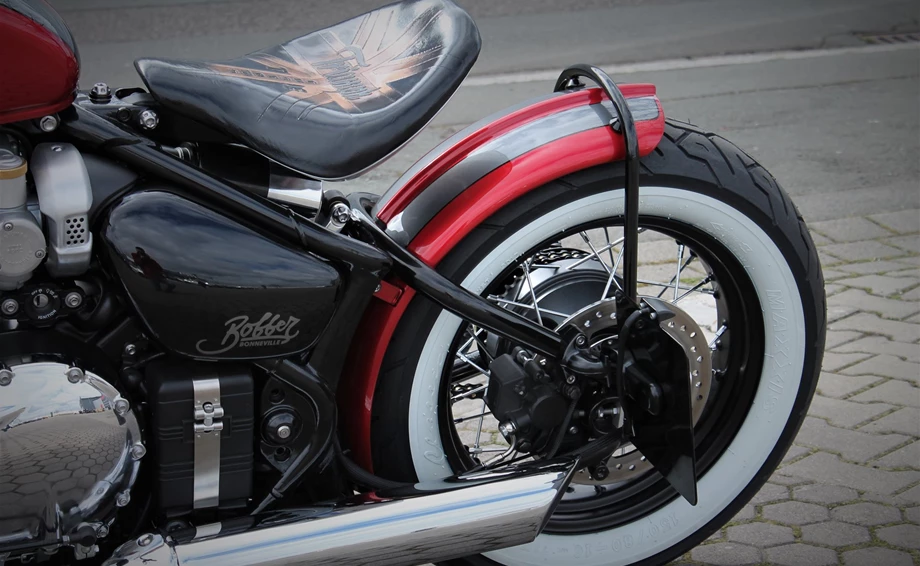 Umbgebautes Motorrad Triumph Bonneville Bobber Bild 13: Umbgebautes Motorrad Triumph Bonneville Bobber