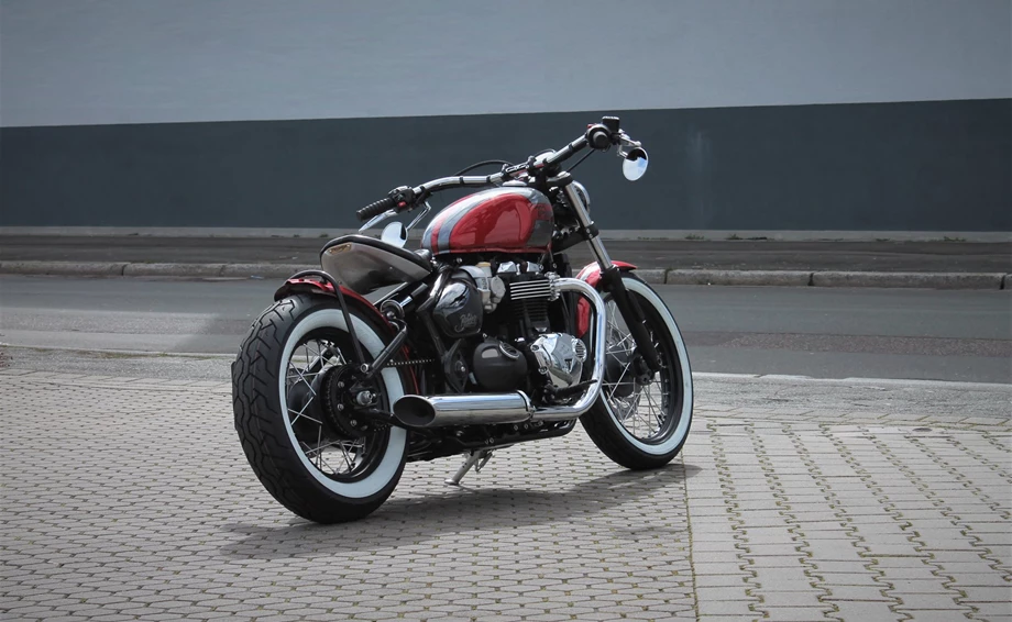 Umbgebautes Motorrad Triumph Bonneville Bobber Bild 15: Umbgebautes Motorrad Triumph Bonneville Bobber