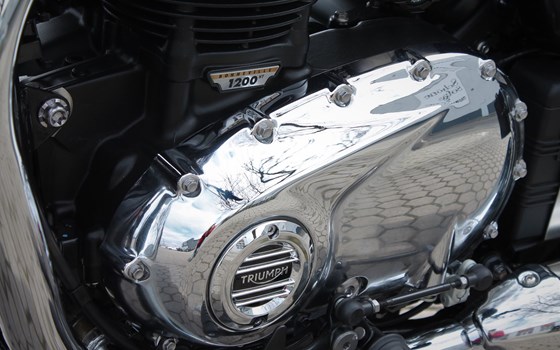 Umgebautes Motorrad Triumph Bonneville Bobber von Stärker-Profil GmbH - Bild 16 Umgebautes Motorrad Triumph Bonneville Bobber von Stärker-Profil GmbH - Bild 16