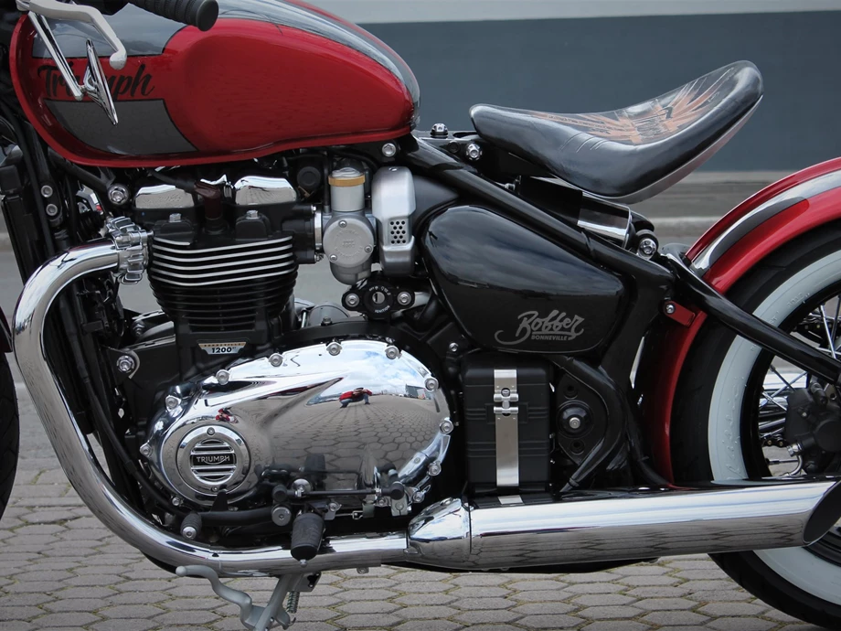 Umbgebautes Motorrad Triumph Bonneville Bobber Bild 18: Umbgebautes Motorrad Triumph Bonneville Bobber