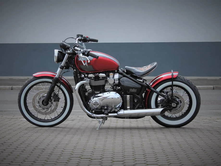 Umbgebautes Motorrad Triumph Bonneville Bobber Bild 2: Umbgebautes Motorrad Triumph Bonneville Bobber