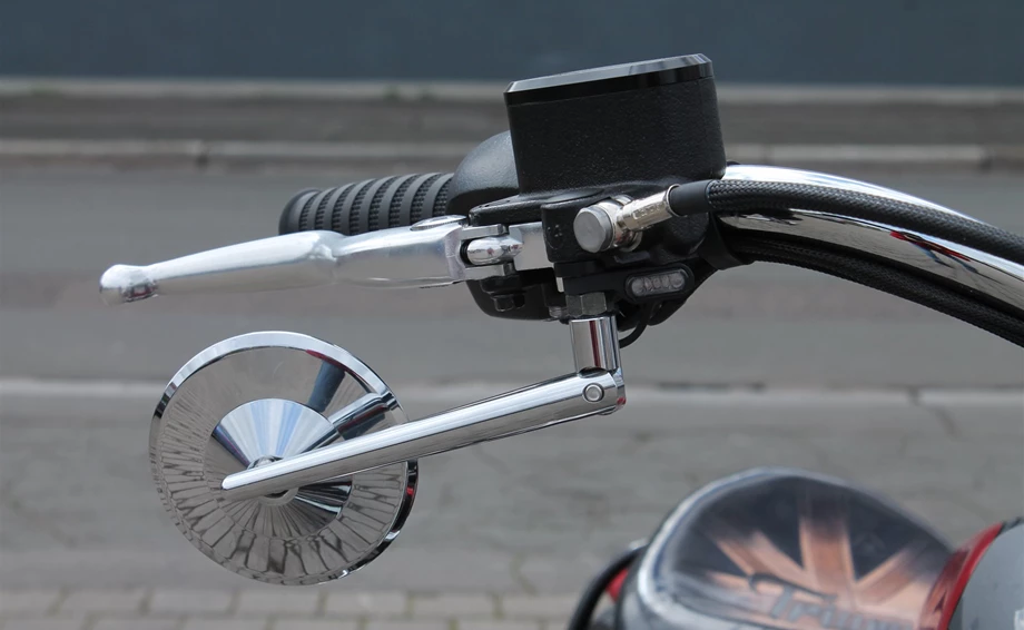 Umbgebautes Motorrad Triumph Bonneville Bobber Bild 21: Umbgebautes Motorrad Triumph Bonneville Bobber