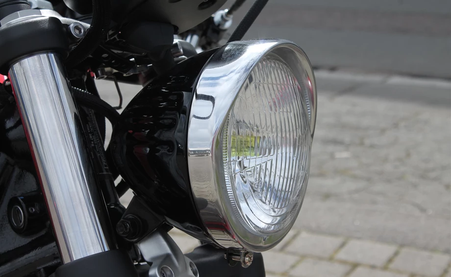 Umbgebautes Motorrad Triumph Bonneville Bobber Bild 22: Umbgebautes Motorrad Triumph Bonneville Bobber