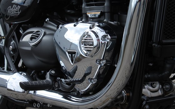 Umgebautes Motorrad Triumph Bonneville Bobber von Stärker-Profil GmbH - Bild 25 Umgebautes Motorrad Triumph Bonneville Bobber von Stärker-Profil GmbH - Bild 25