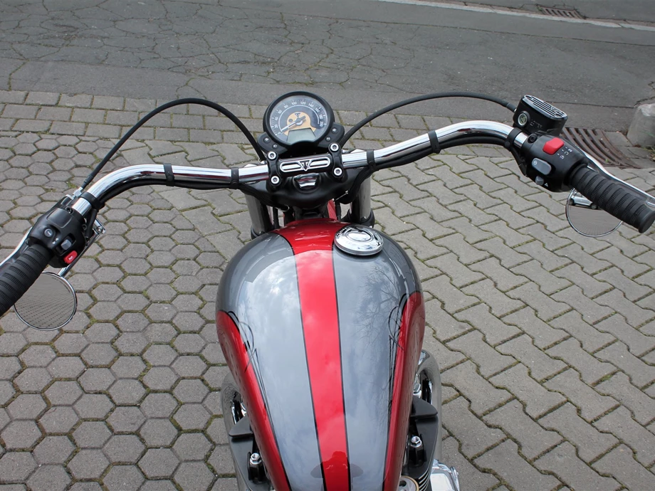 Umbgebautes Motorrad Triumph Bonneville Bobber Bild 28: Umbgebautes Motorrad Triumph Bonneville Bobber