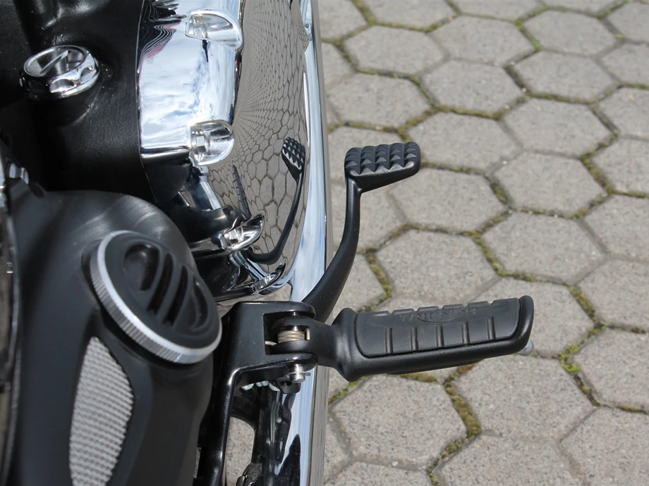 Umbgebautes Motorrad Triumph Bonneville Bobber Bild 29: Umbgebautes Motorrad Triumph Bonneville Bobber