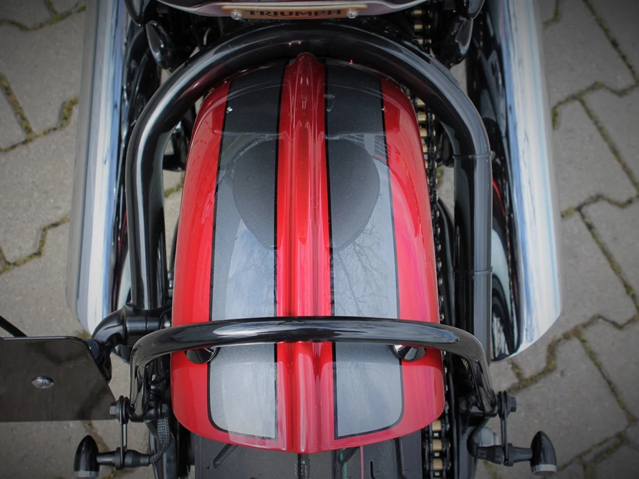 Umbgebautes Motorrad Triumph Bonneville Bobber Bild 8: Umbgebautes Motorrad Triumph Bonneville Bobber