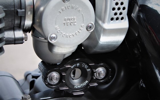 Umgebautes Motorrad Triumph Bonneville Bobber von Stärker-Profil GmbH - Bild 9 Umgebautes Motorrad Triumph Bonneville Bobber von Stärker-Profil GmbH - Bild 9