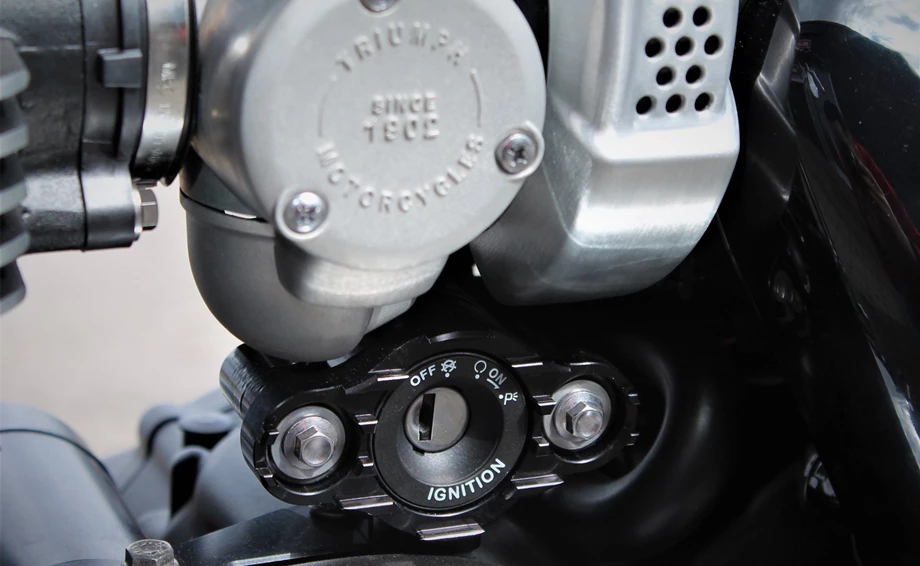 Umbgebautes Motorrad Triumph Bonneville Bobber Bild 9: Umbgebautes Motorrad Triumph Bonneville Bobber