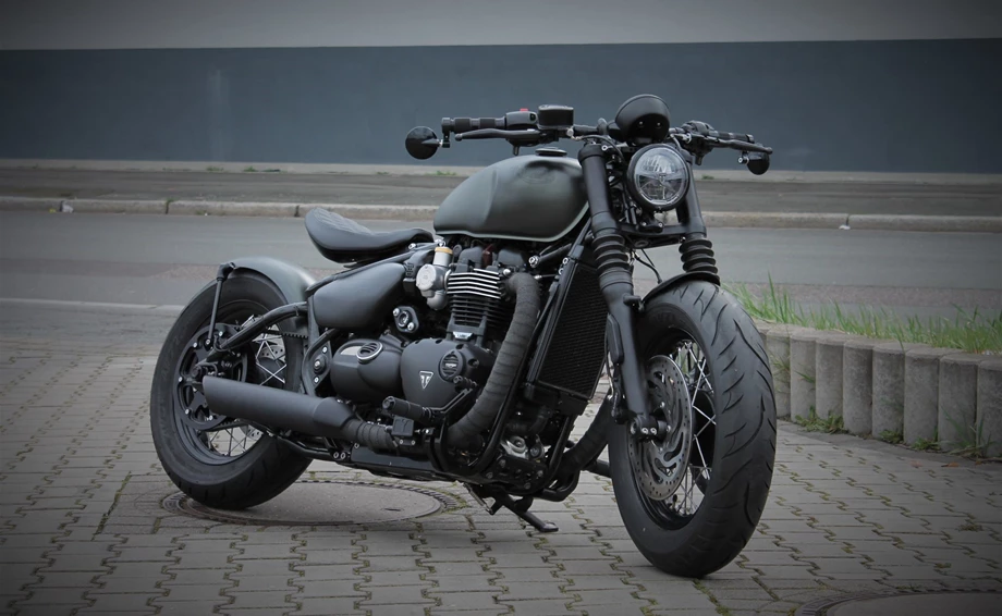 Umbgebautes Motorrad Triumph Bonneville Bobber Black Bild 12: Umbgebautes Motorrad Triumph Bonneville Bobber Black