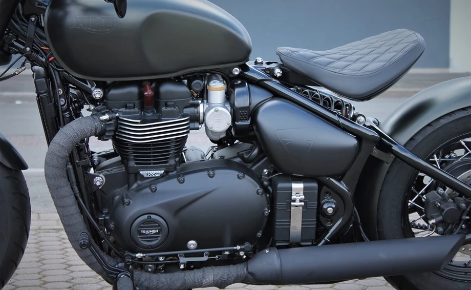 Umbgebautes Motorrad Triumph Bonneville Bobber Black Bild 18: Umbgebautes Motorrad Triumph Bonneville Bobber Black