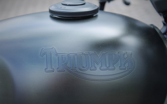 Umgebautes Motorrad Triumph Bonneville Bobber Black von Stärker-Profil GmbH - Bild 19 Umgebautes Motorrad Triumph Bonneville Bobber Black von Stärker-Profil GmbH - Bild 19