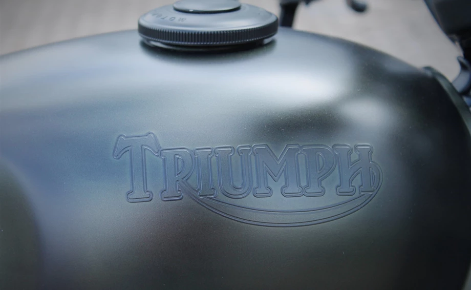 Umbgebautes Motorrad Triumph Bonneville Bobber Black Bild 19: Umbgebautes Motorrad Triumph Bonneville Bobber Black