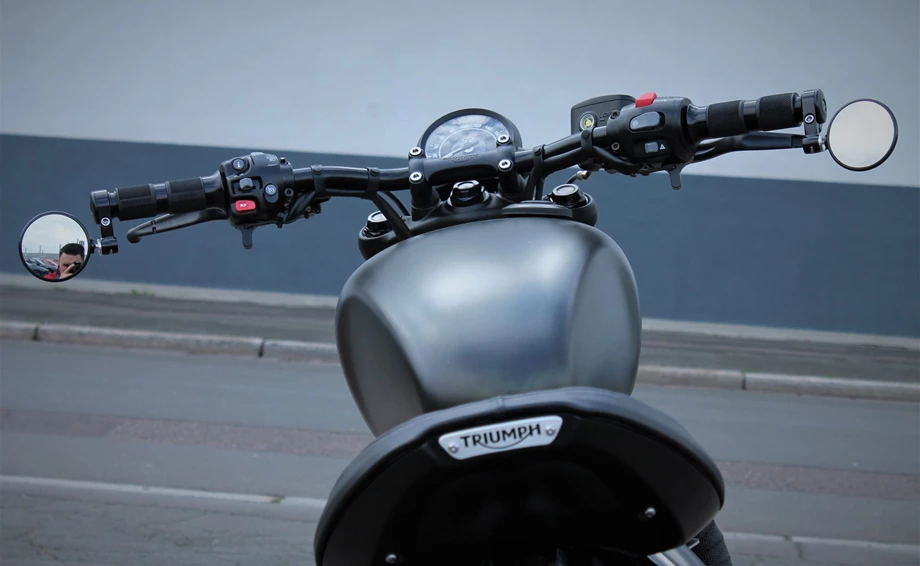 Umbgebautes Motorrad Triumph Bonneville Bobber Black Bild 5: Umbgebautes Motorrad Triumph Bonneville Bobber Black