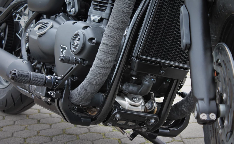 Umbgebautes Motorrad Triumph Bonneville Bobber Black Bild 20: Umbgebautes Motorrad Triumph Bonneville Bobber Black