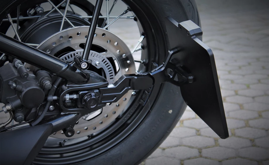 Umbgebautes Motorrad Triumph Bonneville Bobber Black Bild 22: Umbgebautes Motorrad Triumph Bonneville Bobber Black