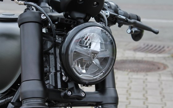 Umgebautes Motorrad Triumph Bonneville Bobber Black von Stärker-Profil GmbH - Bild 23 Umgebautes Motorrad Triumph Bonneville Bobber Black von Stärker-Profil GmbH - Bild 23