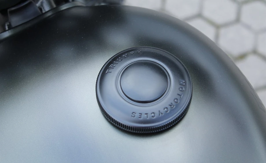 Umbgebautes Motorrad Triumph Bonneville Bobber Black Bild 25: Umbgebautes Motorrad Triumph Bonneville Bobber Black