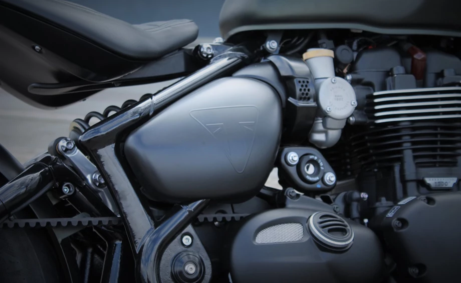 Umbgebautes Motorrad Triumph Bonneville Bobber Black Bild 7: Umbgebautes Motorrad Triumph Bonneville Bobber Black