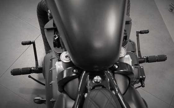 Umgebautes Motorrad Triumph Bonneville Bobber Black von Stärker-Profil GmbH - Bild 8 Umgebautes Motorrad Triumph Bonneville Bobber Black von Stärker-Profil GmbH - Bild 8