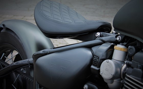 Umgebautes Motorrad Triumph Bonneville Bobber Black von Stärker-Profil GmbH - Bild 9 Umgebautes Motorrad Triumph Bonneville Bobber Black von Stärker-Profil GmbH - Bild 9
