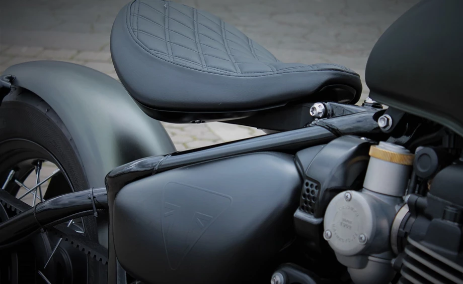 Umbgebautes Motorrad Triumph Bonneville Bobber Black Bild 9: Umbgebautes Motorrad Triumph Bonneville Bobber Black