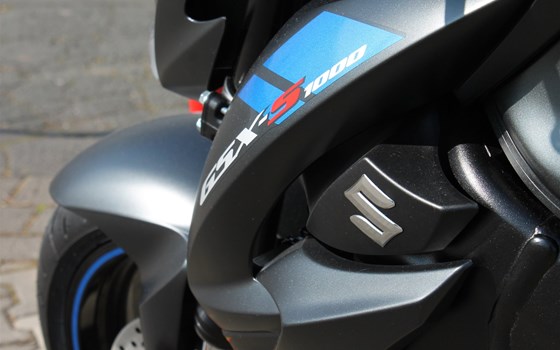 Umgebautes Motorrad Suzuki GSX-S1000 Street Performance von Stärker-Profil GmbH - Bild 13 Umgebautes Motorrad Suzuki GSX-S1000 Street Performance von Stärker-Profil GmbH - Bild 13