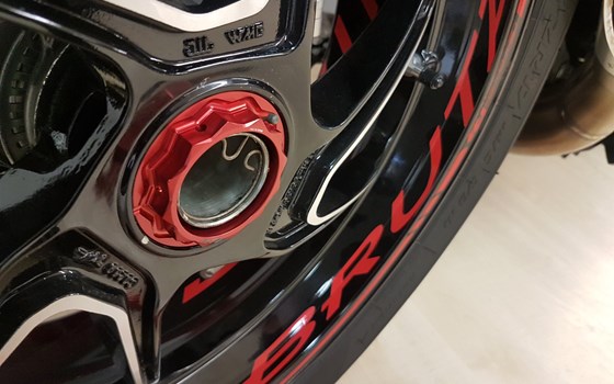 Umgebautes Motorrad MV Agusta Brutale 800 RR von Motorrad Scheunpflug e.K. - Bild 8 Umgebautes Motorrad MV Agusta Brutale 800 RR von Motorrad Scheunpflug e.K. - Bild 8