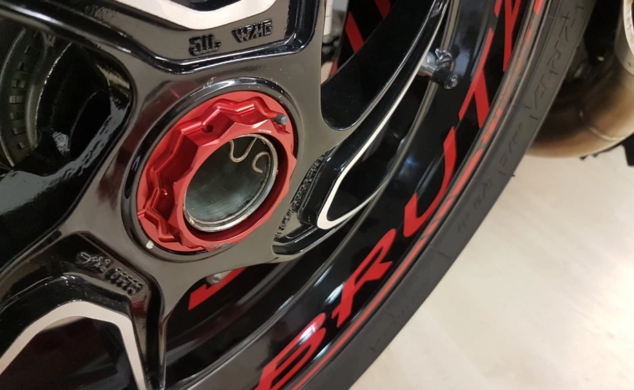 Umbgebautes Motorrad MV Agusta Brutale 800 RR Bild 8: Umbgebautes Motorrad MV Agusta Brutale 800 RR