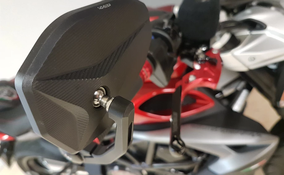 Umbgebautes Motorrad MV Agusta Brutale 800 RR Bild 9: Umbgebautes Motorrad MV Agusta Brutale 800 RR