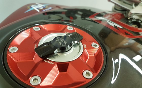 Umgebautes Motorrad MV Agusta Brutale 800 RR von Motorrad Scheunpflug e.K. - Bild 10 Umgebautes Motorrad MV Agusta Brutale 800 RR von Motorrad Scheunpflug e.K. - Bild 10