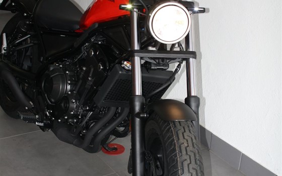 Umgebautes Motorrad Honda CMX500 Rebel von Honda - Helmut Müller - Bild 2 Umgebautes Motorrad Honda CMX500 Rebel von Honda - Helmut Müller - Bild 2