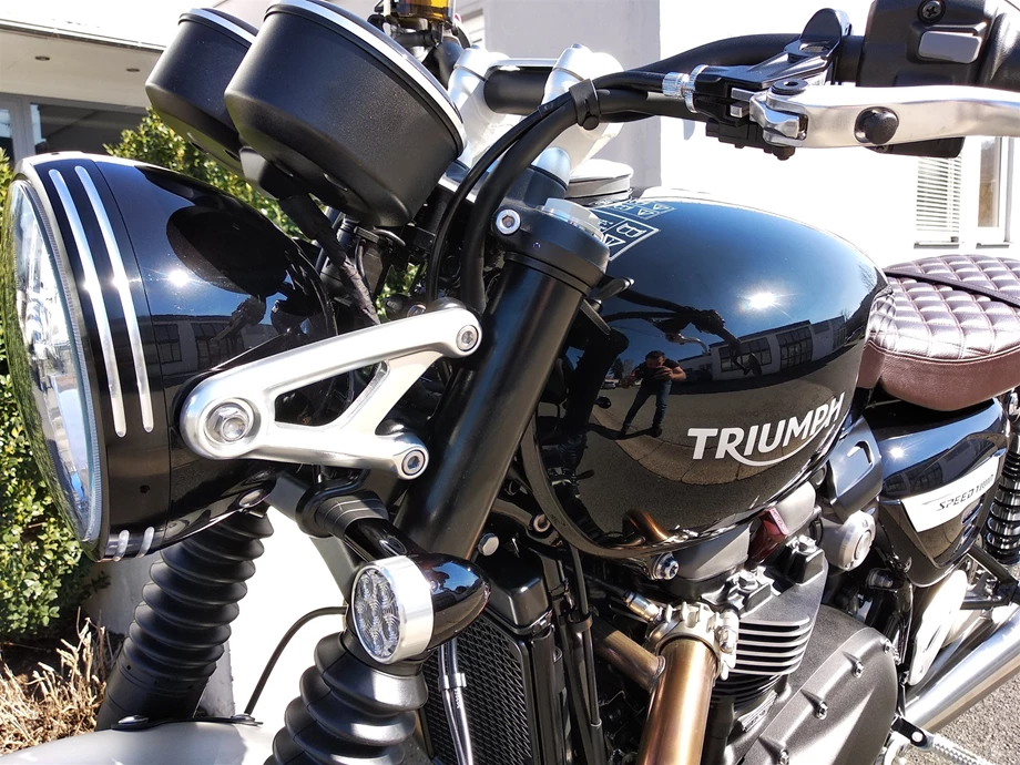 Umbgebautes Motorrad Triumph Speed Twin 1200 Bild 3: Umbgebautes Motorrad Triumph Speed Twin 1200