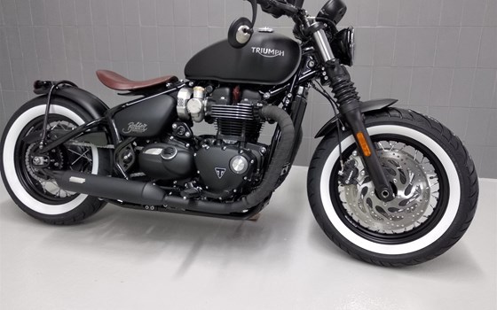 Umgebautes Motorrad Triumph Bonneville Bobber Black von Motorrad Reinhardt GmbH - Bild 4 Umgebautes Motorrad Triumph Bonneville Bobber Black von Motorrad Reinhardt GmbH - Bild 4
