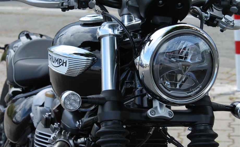 Umbgebautes Motorrad Triumph Bonneville Speedmaster Bild 10: Umbgebautes Motorrad Triumph Bonneville Speedmaster